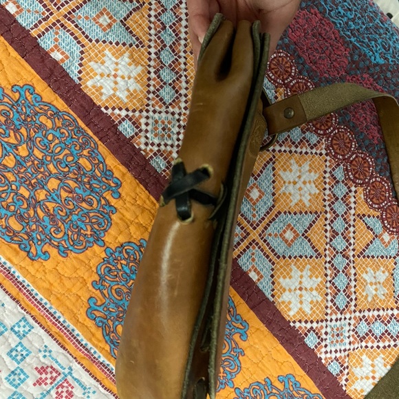 Leather tooled Crossbody - Picture 2 of 4